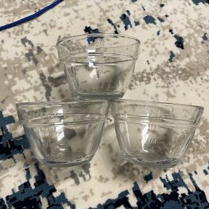 The Pampered Chef measuring bowls